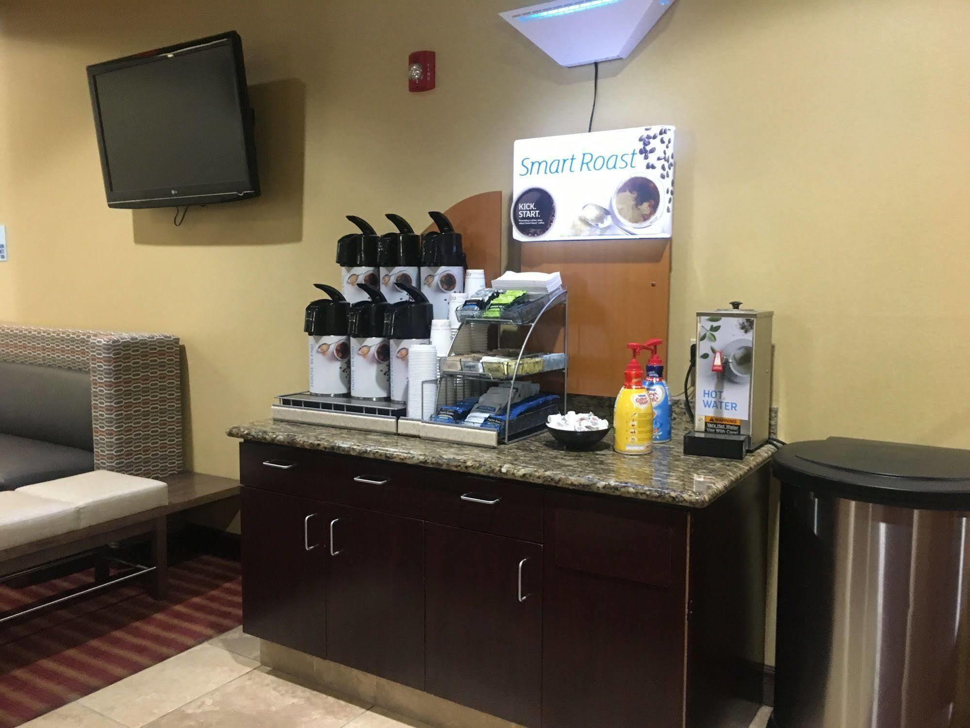 Holiday Inn Express Hotel & Suites Napa Valley-American Canyon By Ihg Екстер'єр фото